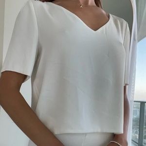 Aritzia Babaton Randy Blouse White Short Sleeve V Neck